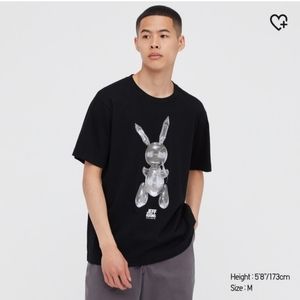 NBW Uniqlo Jeff Koons UT Short-Sleeve Black Graphic T-Shirt